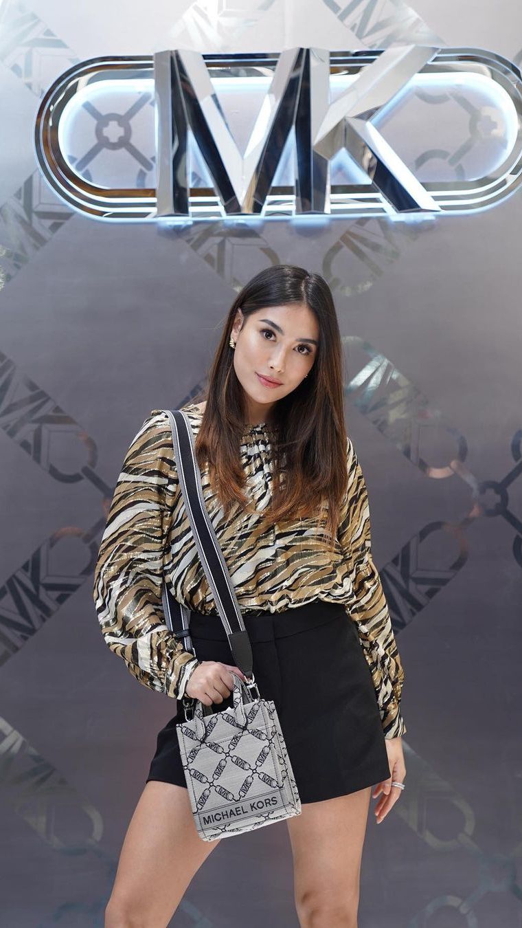 Frederika Alexis Cull diduga pernah jadi korban malpraktik sebuah klinik kecantikan. Ia melaporkan klinik tersebut karena wajahnya bengkak setelah jalani treatment.