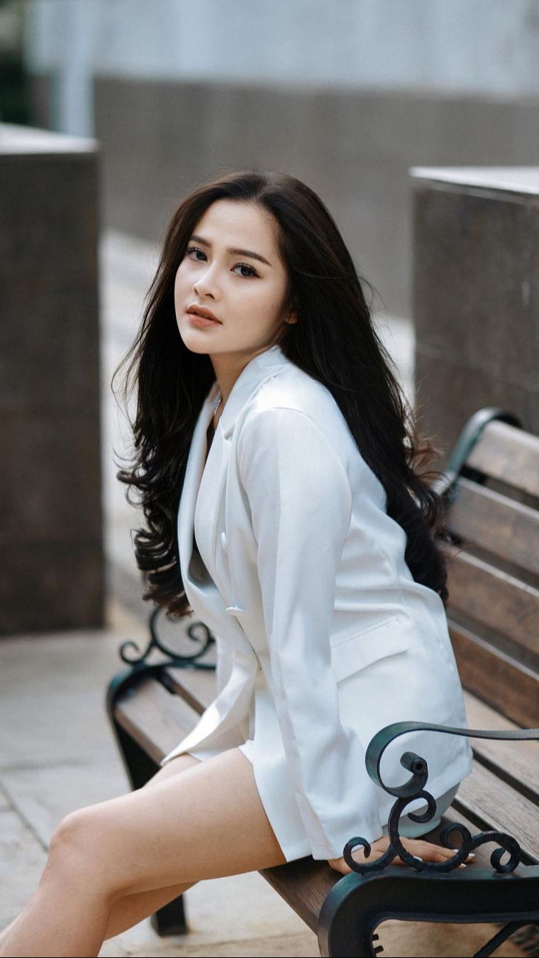 8 Potret Bella Bonita, Bumil yang Paras Cantiknya Menyedot Perhatian
