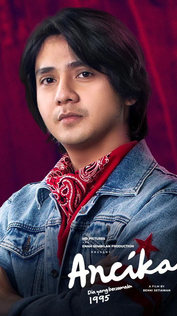 Beda Gaya Iqbaal vs Arbani Pemeran Dilan Dulu dan Sekarang