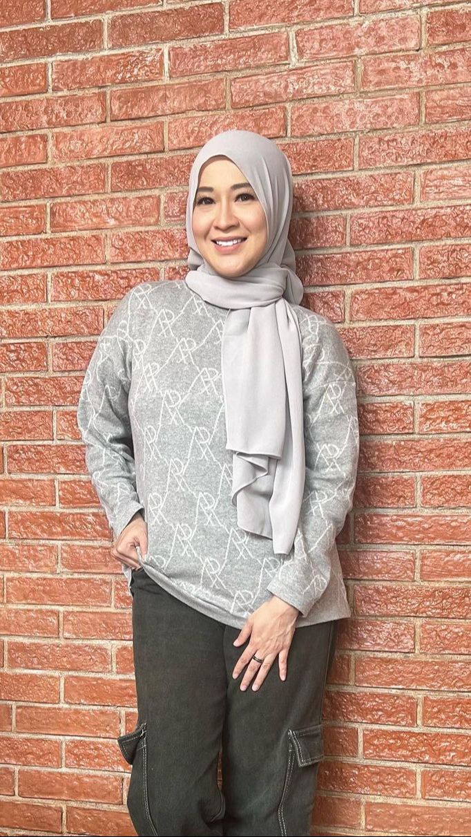 Intip Potret Okie Agustina Temani Kiesha Alvaro Kerja, Penampilannya Curi Perhatian