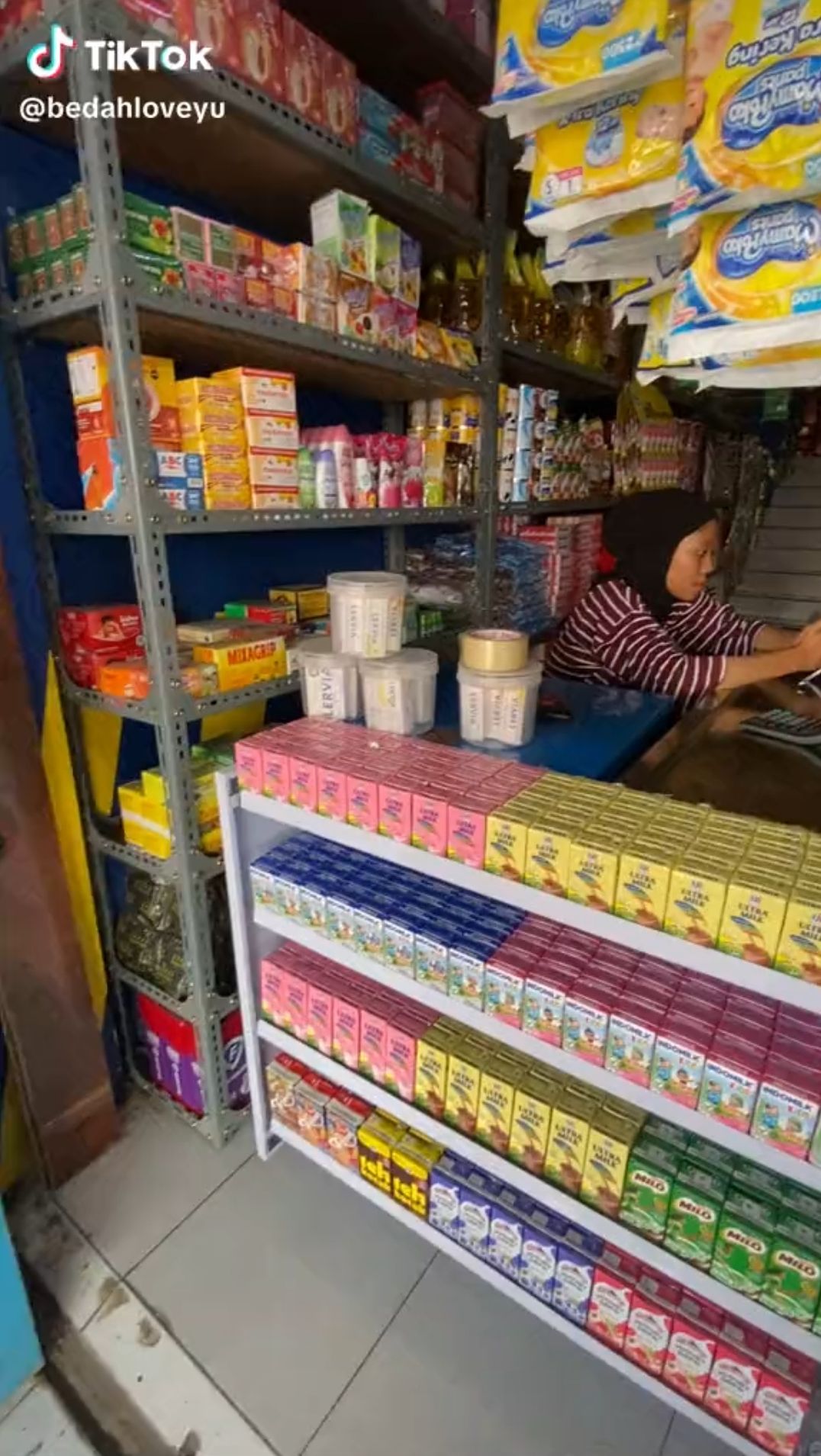 Viral Penampakan Warung Super Rapi, Warganet: yang Punya Kayaknya OCD