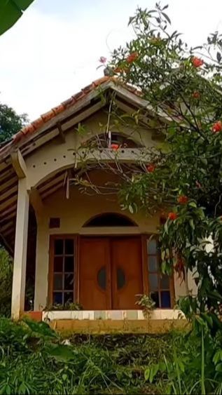 Potret Kondisi Rumah Isye Sumarni Emak Preman Pensiun yang Terbengkalai sampai Jadi Sarang Kelelawar