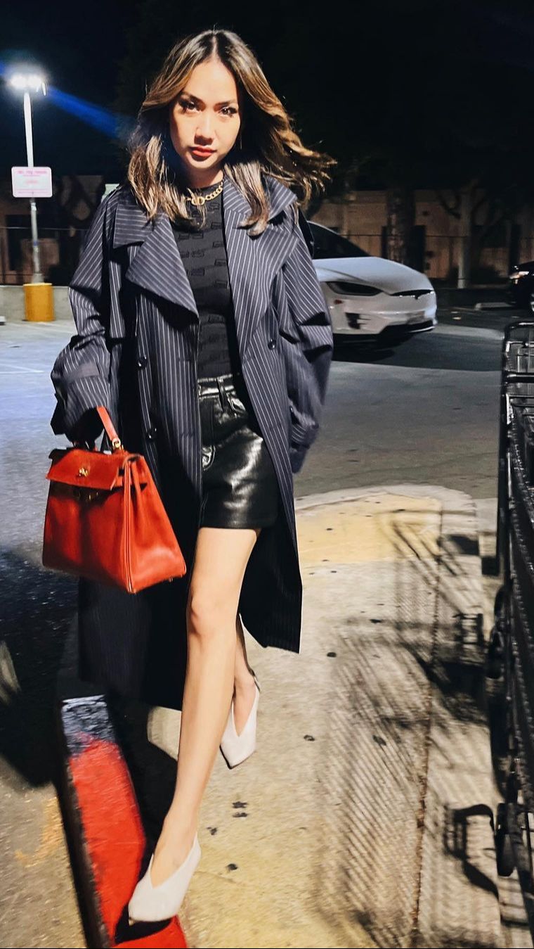 Tak hanya pandai nyanyi dan akting, BCL memiliki kelebihan pada parasnya yang cantik menawan.