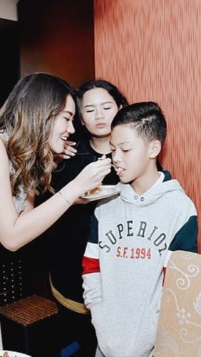 Ini adalah potret Zahwa dan Aaliyah bareng Keanu Massaid yang dulu masih kecil.