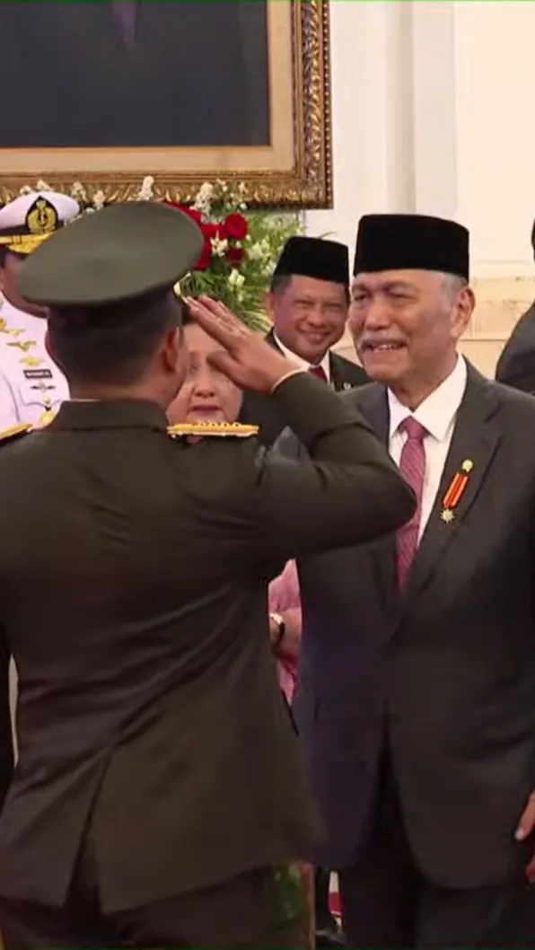 VIDEO: Luhut Hadiri Pelantikan Sang Menantu Letjen TNI Maruli Jadi Kasad