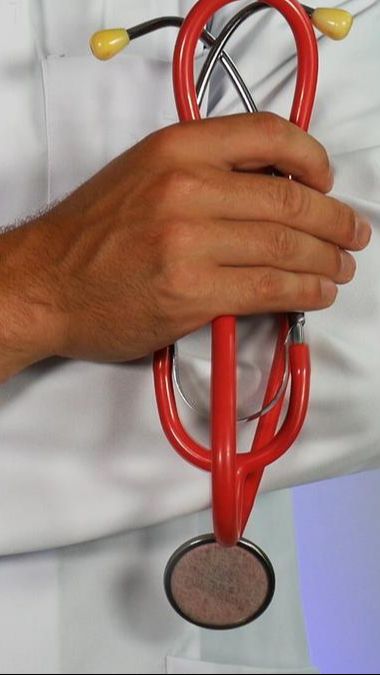 Dokter di Palestina Histeris Lihat Korban Israel yang Ternyata Anaknya Sendiri