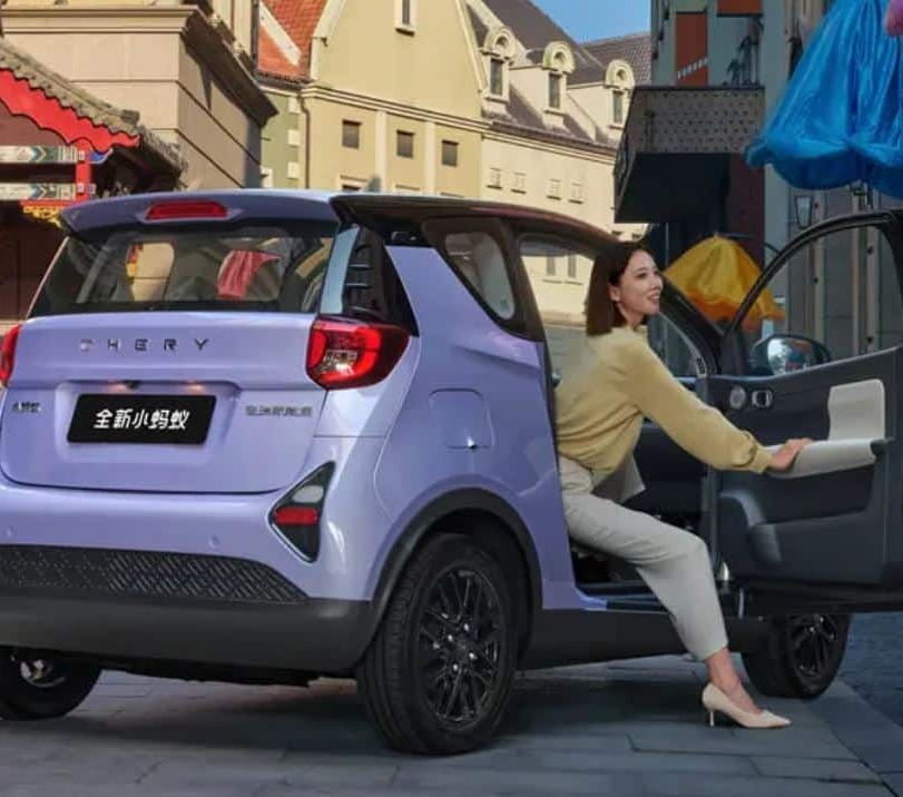 Untuk kenyamanan berkendara, mobil ini dilengkapi dengan 4 mode berkendara: Normal, Eco,<br>Sport, dan e-pedal.