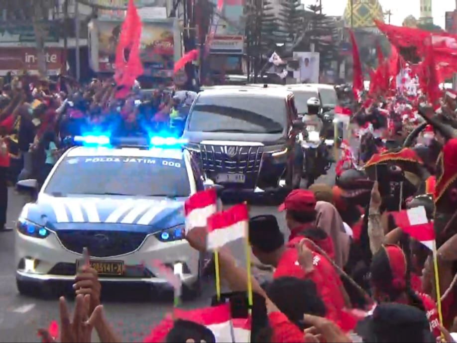 Bak Rombongan Presiden Iring Iringan Megawati Dan Ganjar Ke Makam Bung