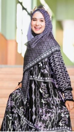 Namun sang suamimengundurkan diri lantaran akan mencalonkan diri sebagai Pileg 2024 dapil II Jawa Barat.