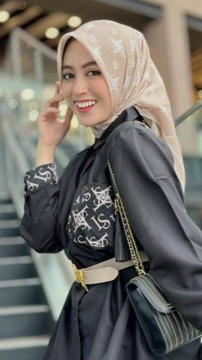 Sedangkan Nabilah eks member generasi 1 yang debut pada 2011.