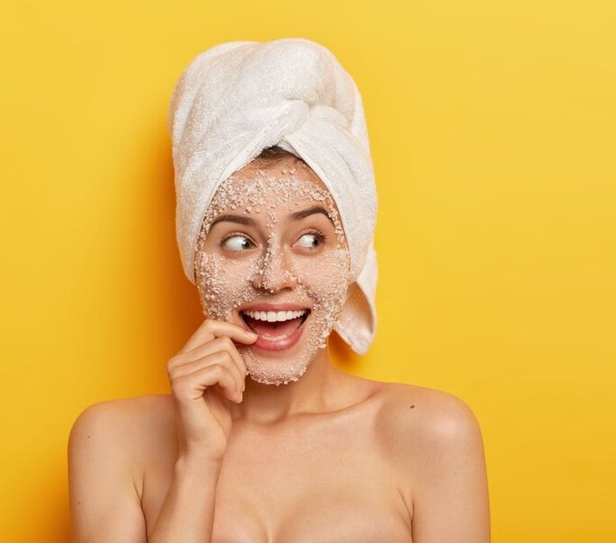 4 Produk Skincare yang Sebaiknya Tidak Digunakan Setiap Hari karena Bisa Timbulkan Iritasi