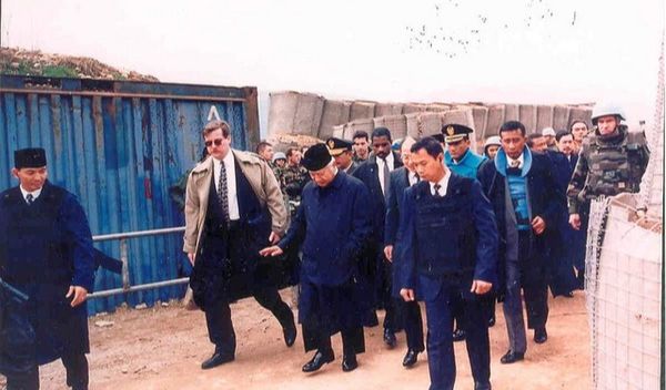 Setelah berdebat, PBB mengizinkan Soeharto terbang ke Bosnia