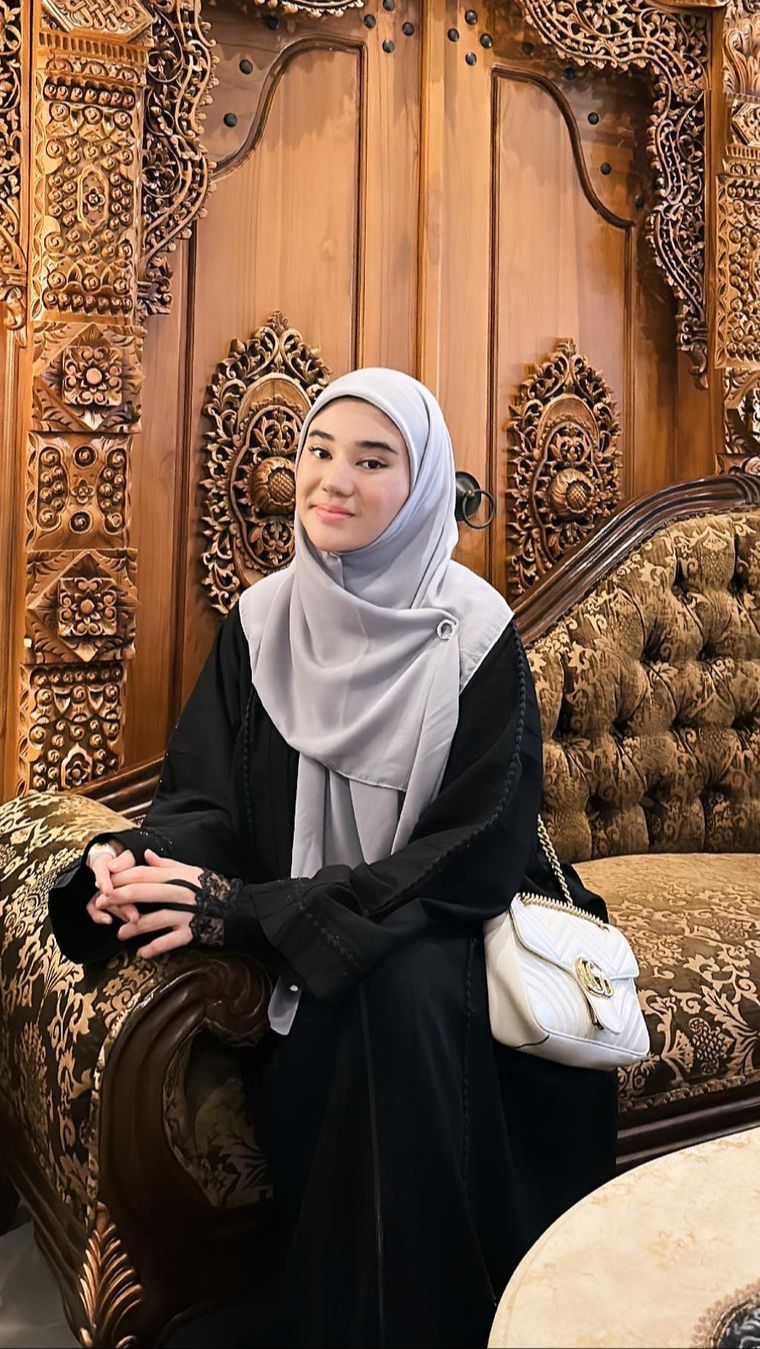 Tampil Cantik dan Anggun
