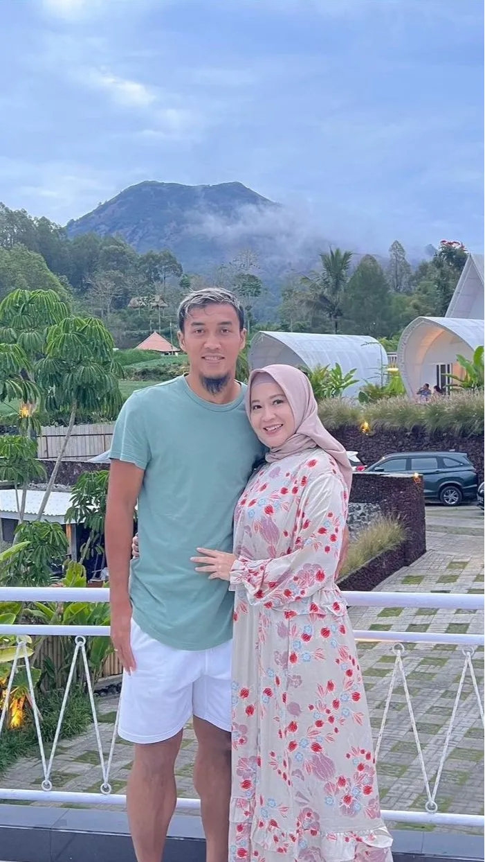 Okie mempertanyakan soal kesetiaan Gunawan.