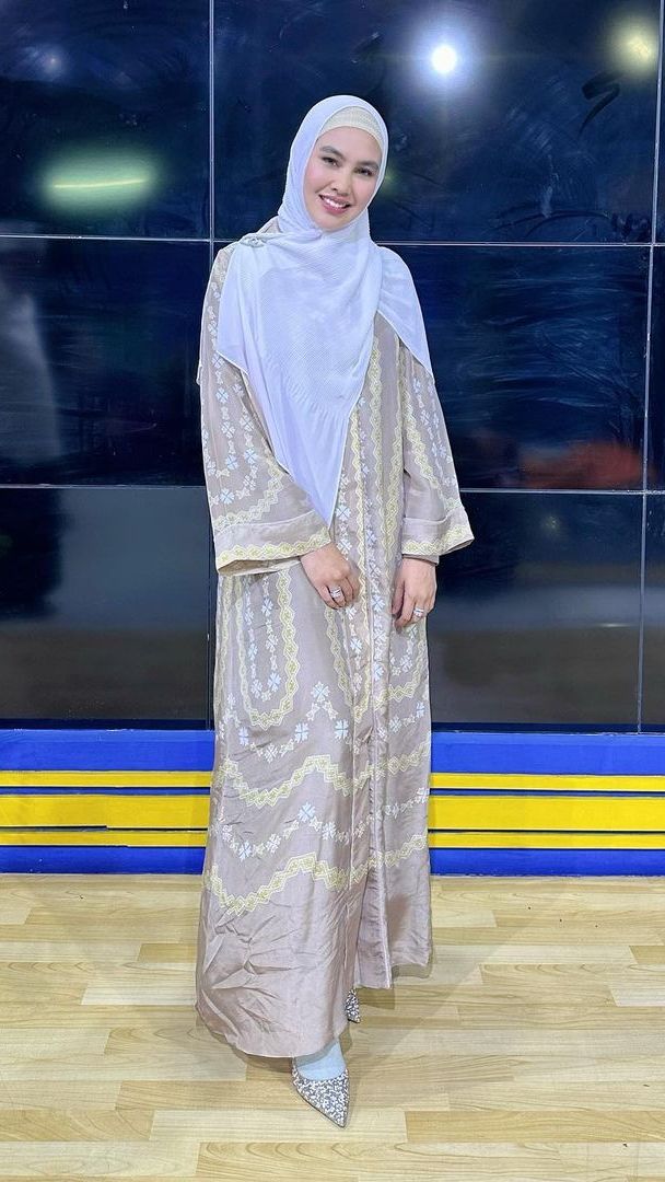 Mewah! 10 Potret Rumah Masa Kecil Kartika Putri, Ada Mushala di Lantai Tiga