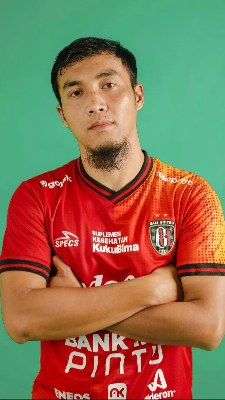 Pajang Foto Peluk Gunawan Dwi Cahyo di Kasur, Wanita Ini Gak Terima Cuma Diaku Sebagai Teman?