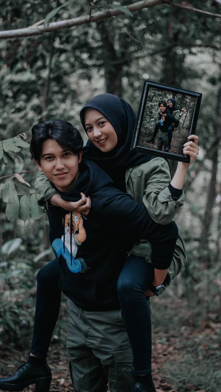 8 Potret Istri Sidik Eduard, Setia Temani Suami Saat Terpuruk sampai Jualan Cilok