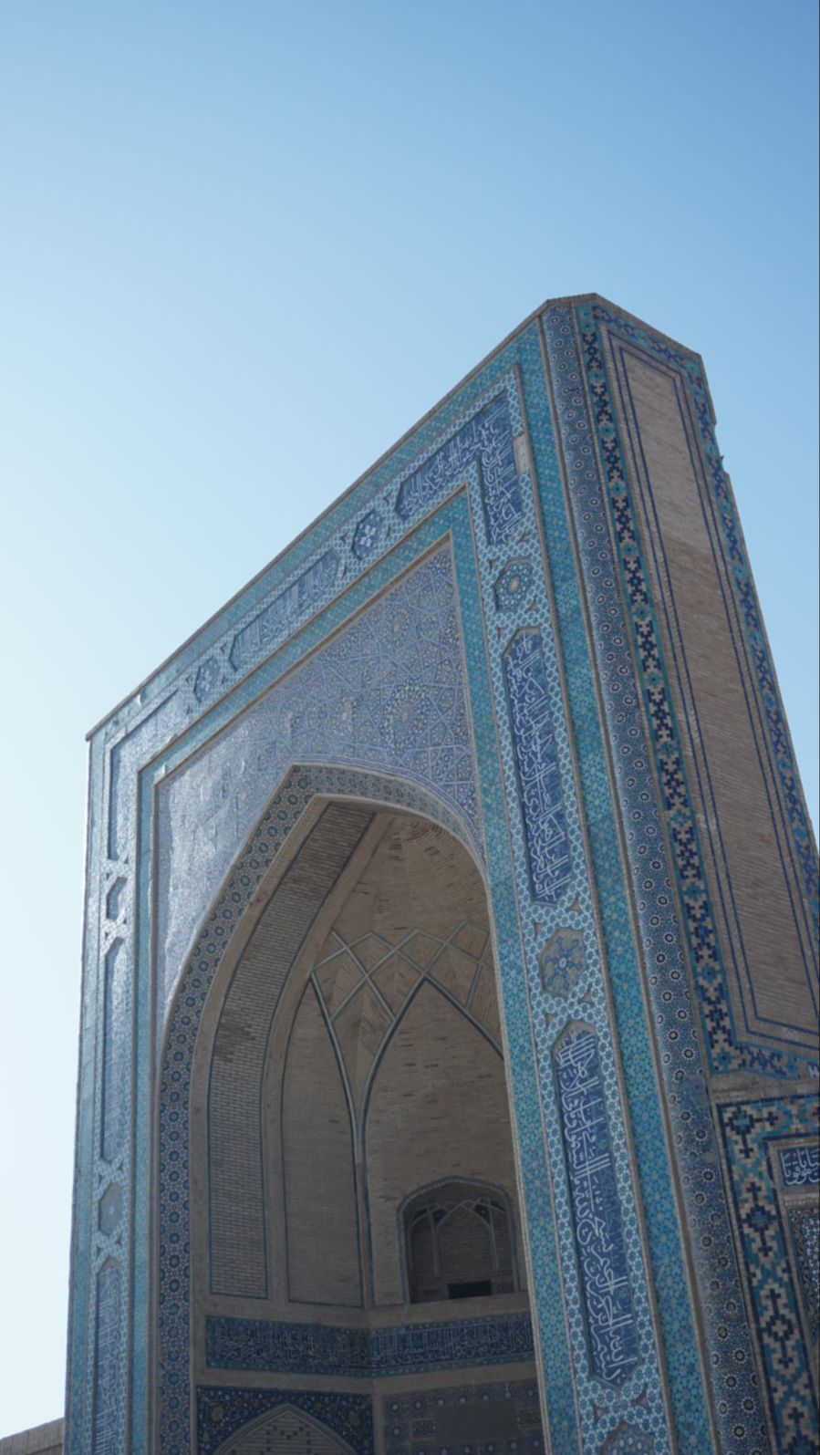 Potret Ikonik Mir-Arab Madrasa di Uzbekistan, Sangat Memanjakan Mata