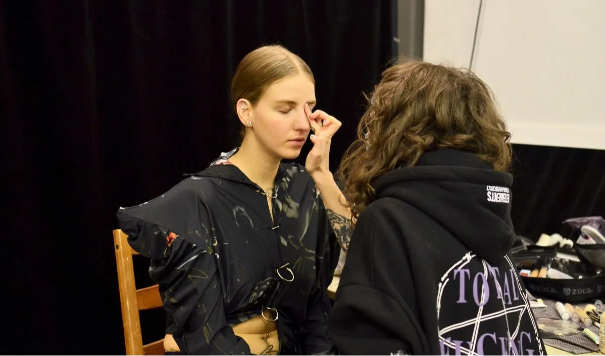 1. Bisa Jadi Lipstik dan Eyeshadow