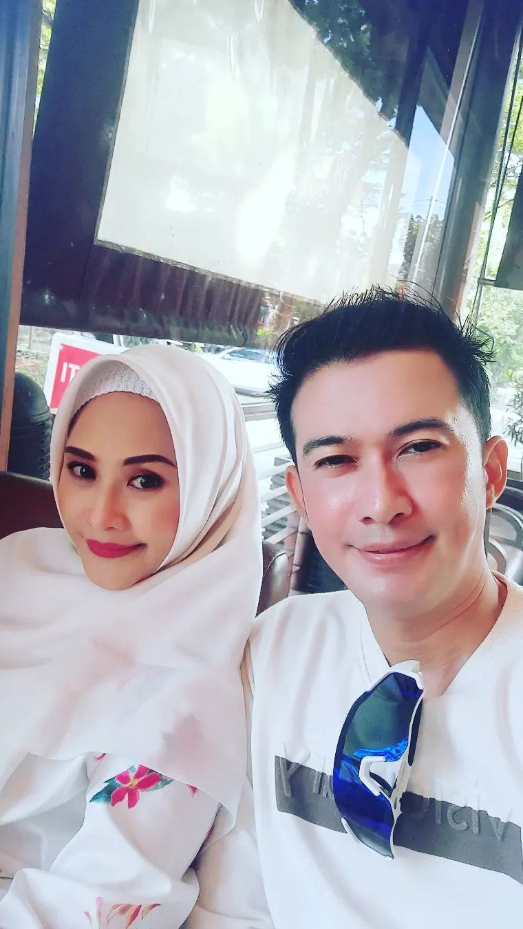 Romantis! 11 Potret Keluarga Mandala Shoji yang Ngaku Diusir Salah Satu Hotel di Pontianak