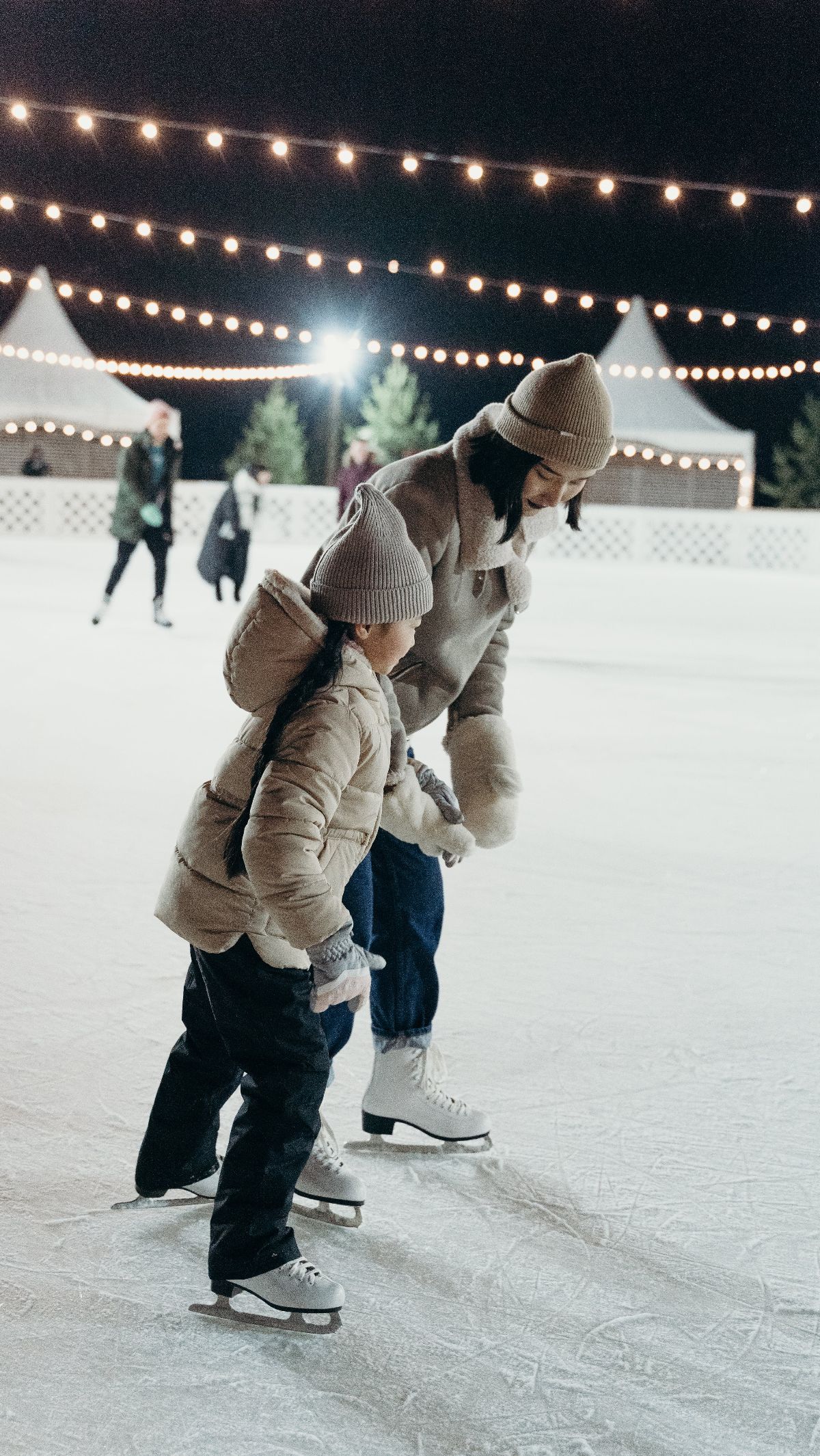 7 Rekomendasi Tempat Ice Skating untuk Liburan Akhir Tahun, Suguhkan Pengalaman Berkesan