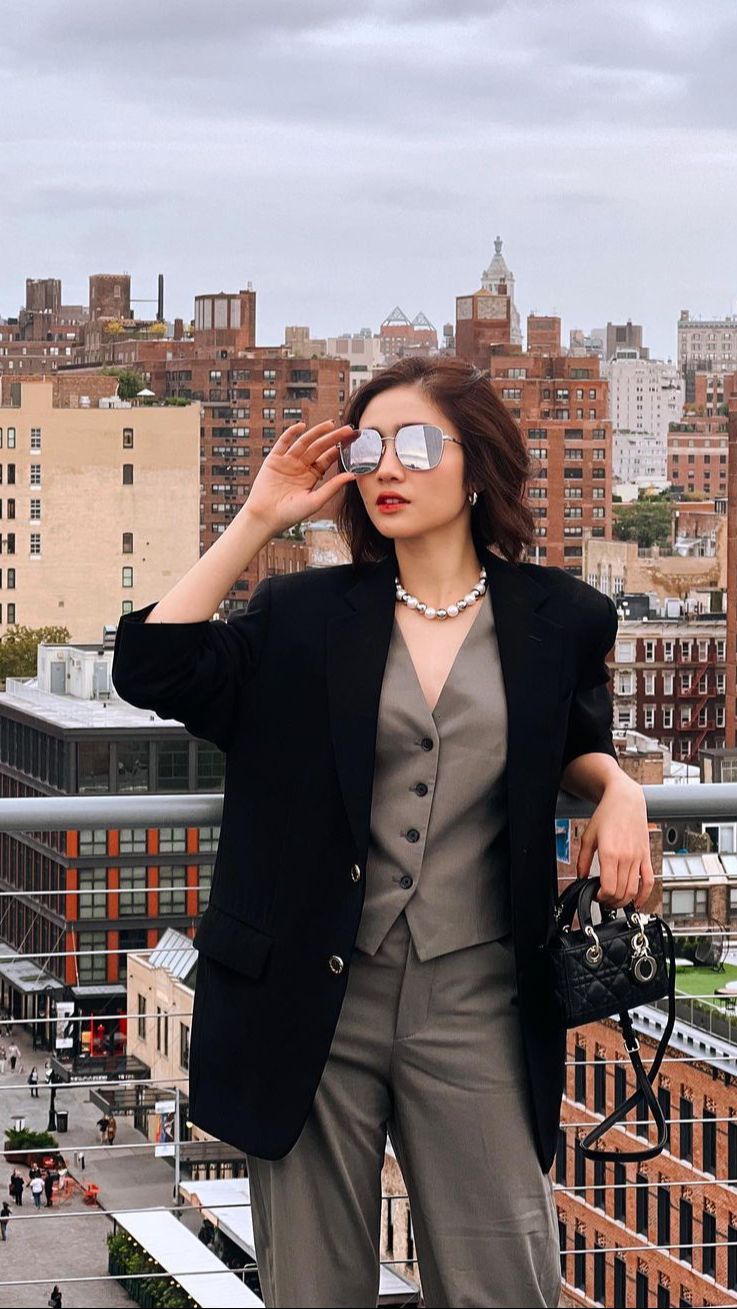 Bedah Harga Outfit Febby Rastanty Saat Hadiri Acara Fashion Ternama