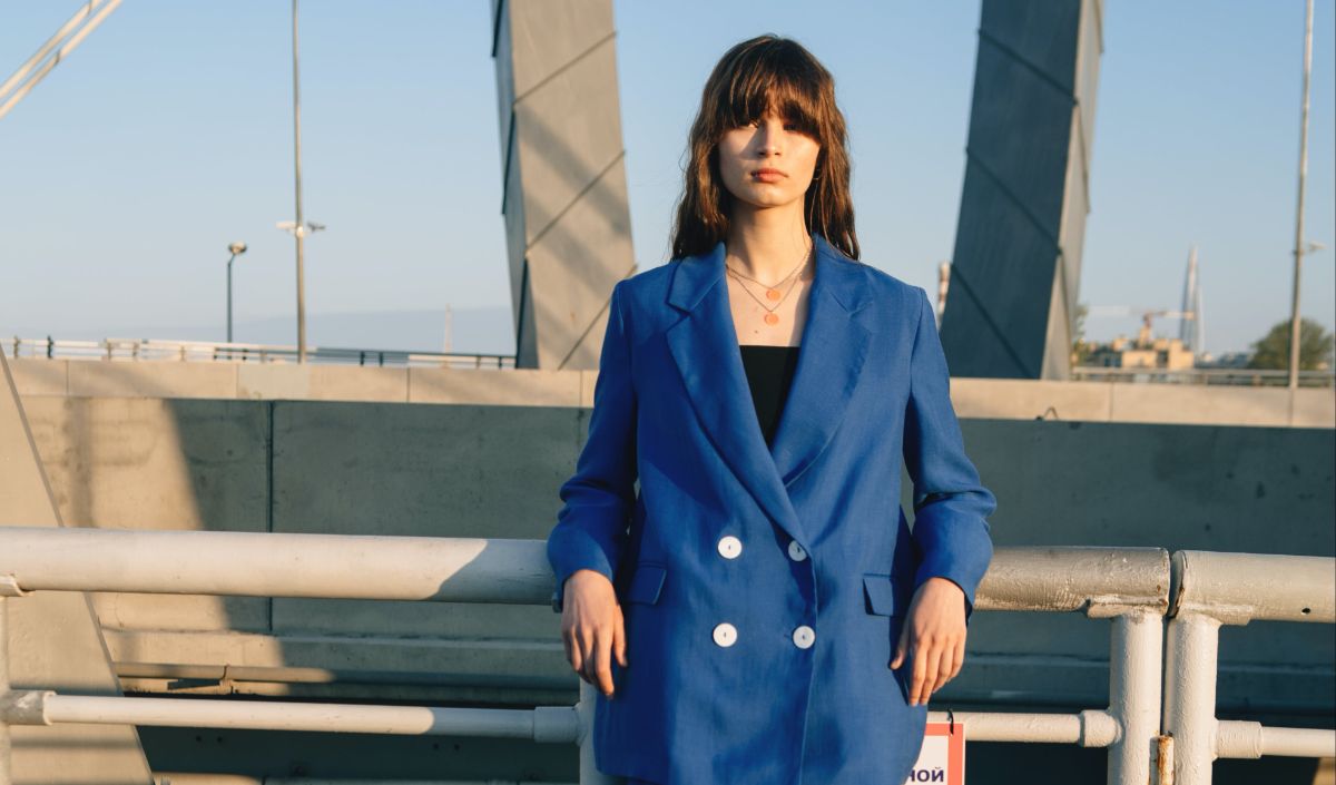 3. Outfit Biru