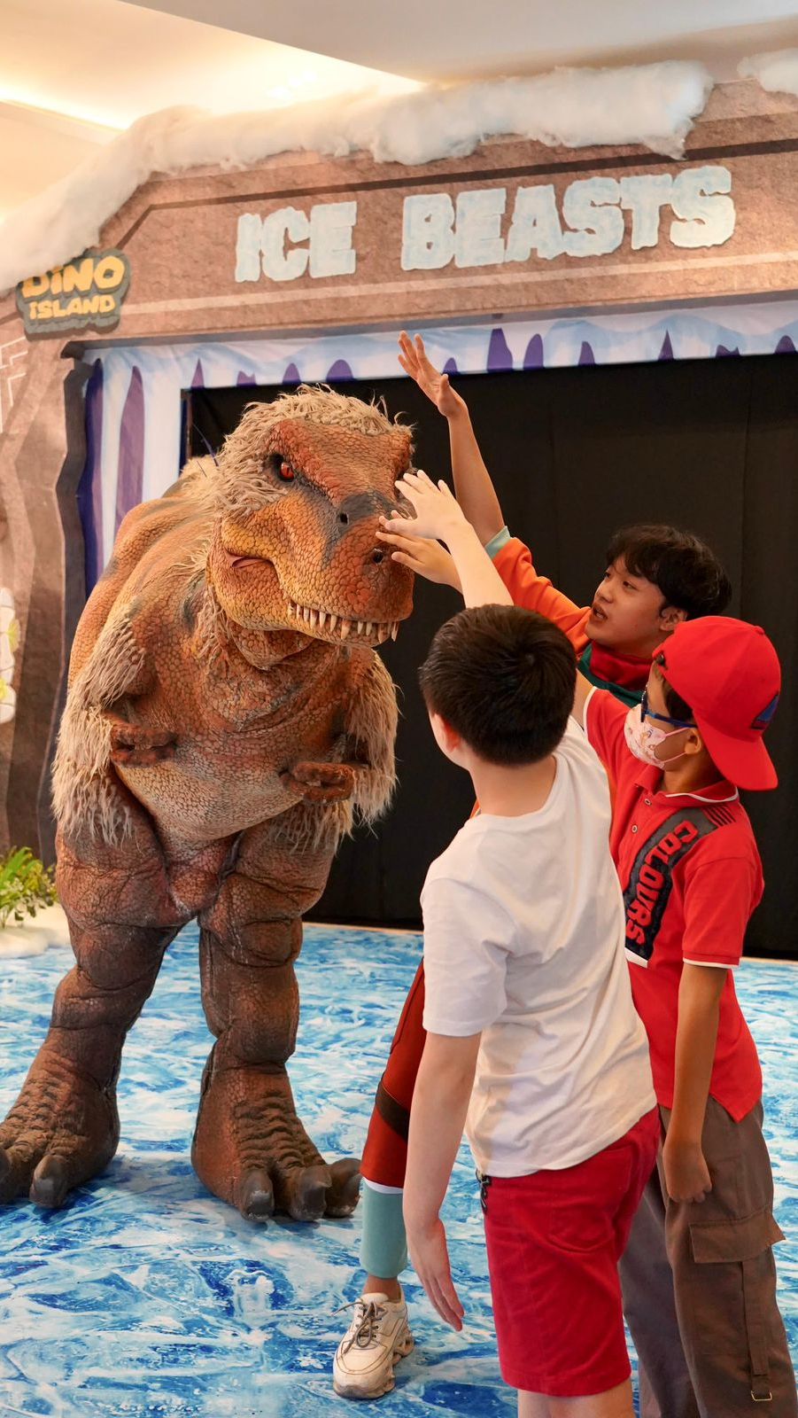 Ice Beast By Dino Island,  Tujuan Liburan Seru Bareng Si Kecil