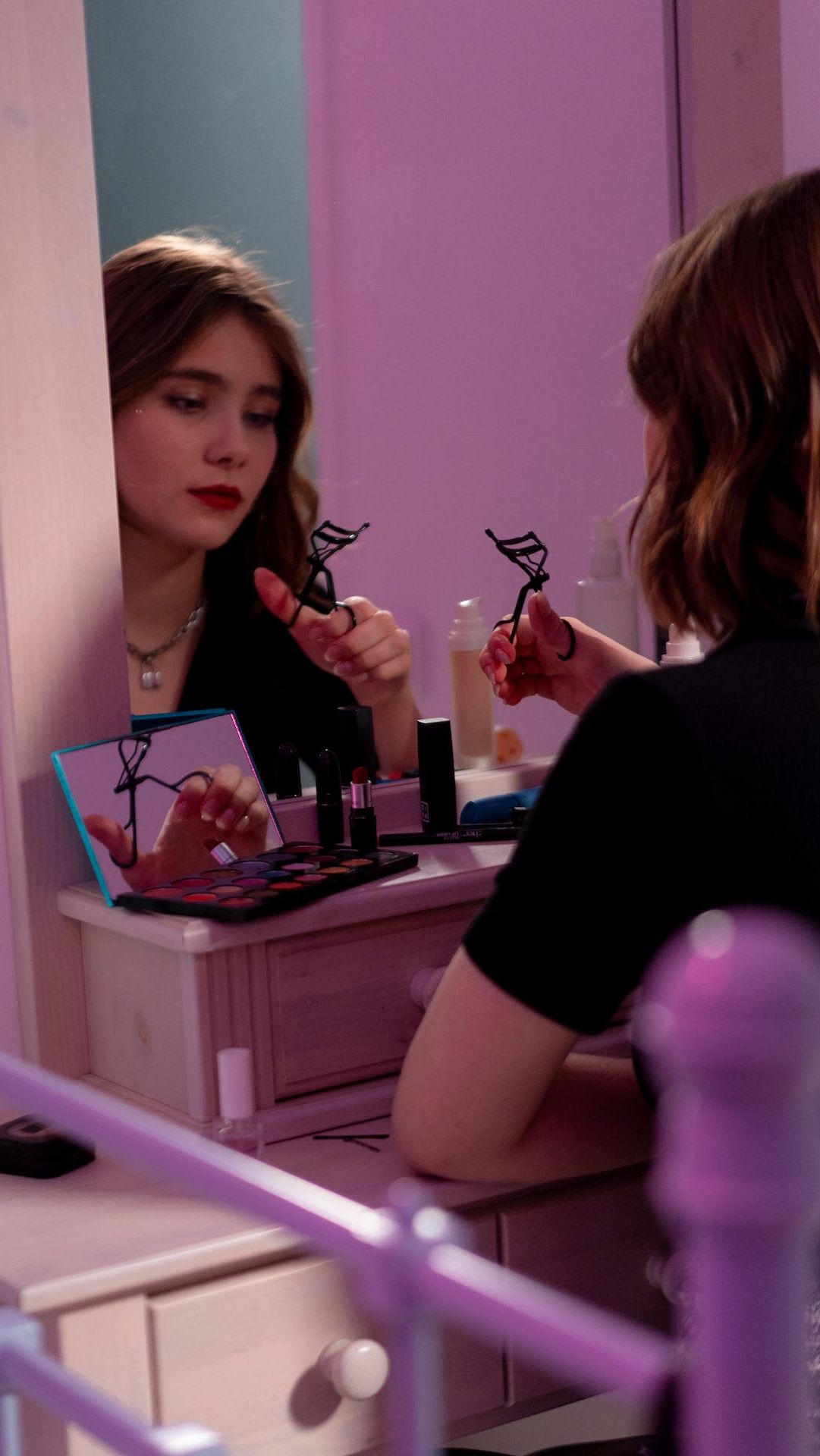 Penjepit Bulu Mata Bisa Jadi Alat Contour Wajah, Coba Trik Serunya