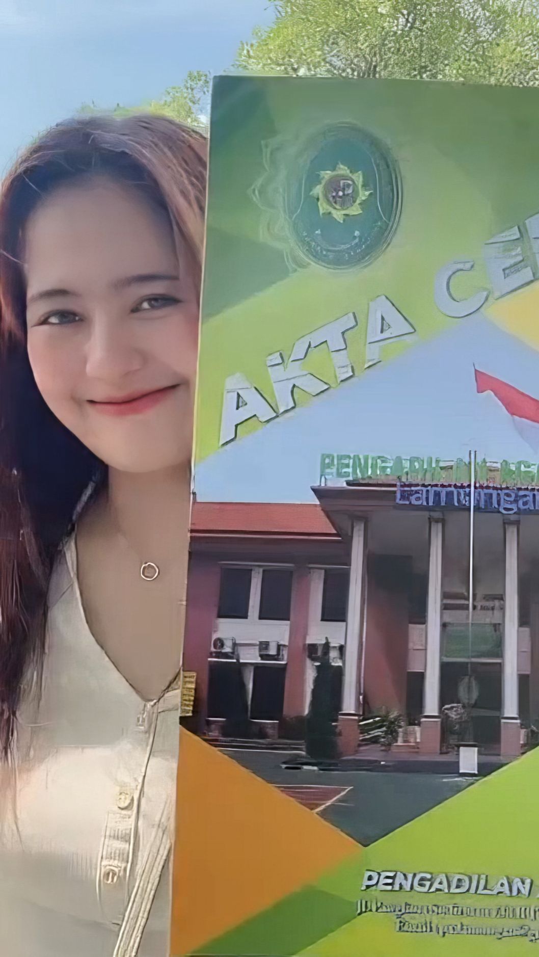 Viral Wanita Cantik Di Lamongan Bangga Pamer Akta Cerai Usai Berpisah