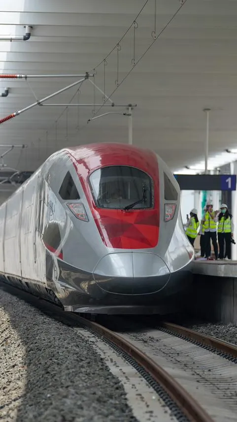 Ada 20 Ribu Tiket Kereta Whoosh untuk Libur Nataru, Cek Cara Pesannya