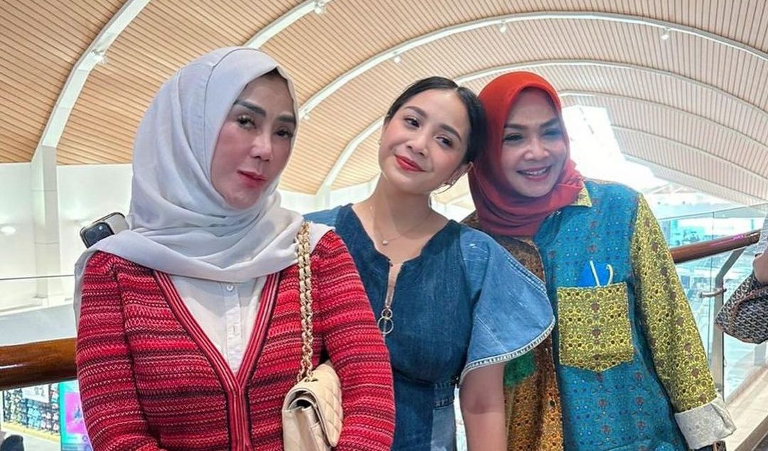 Bak Bestie! 9 Potret Artis Dekat Dengan Mertuanya