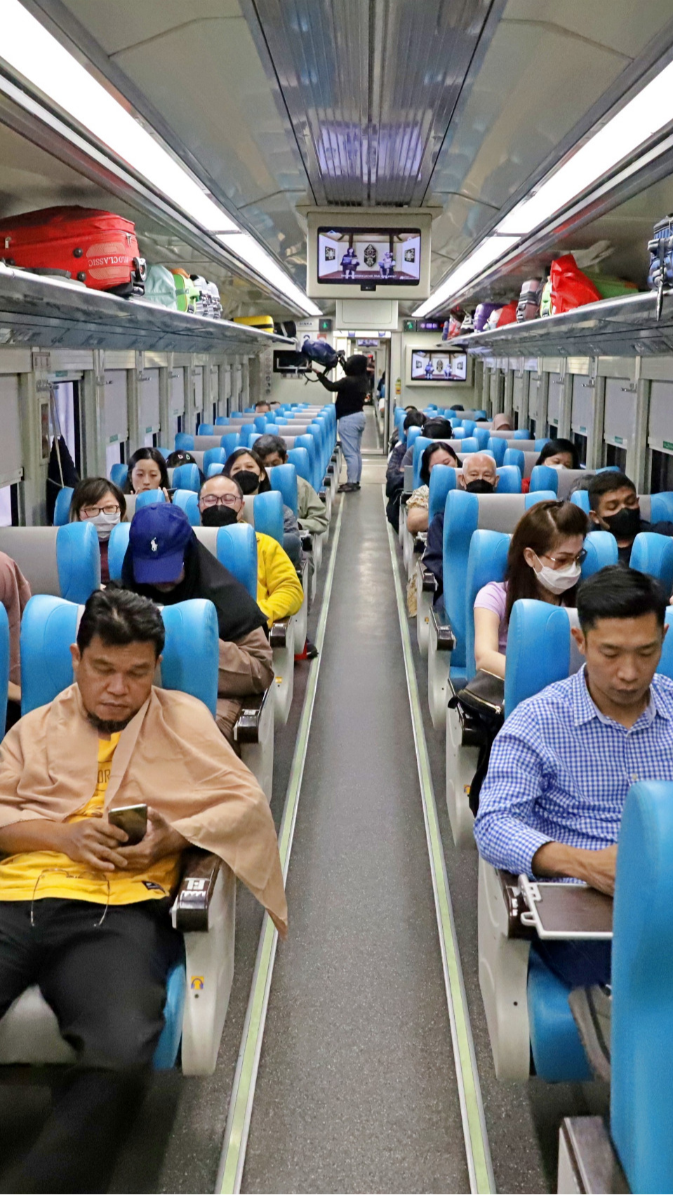 Kasus Covid-19 Meningkat, Naik Kereta Api Wajib Pakai Masker Lagi?
