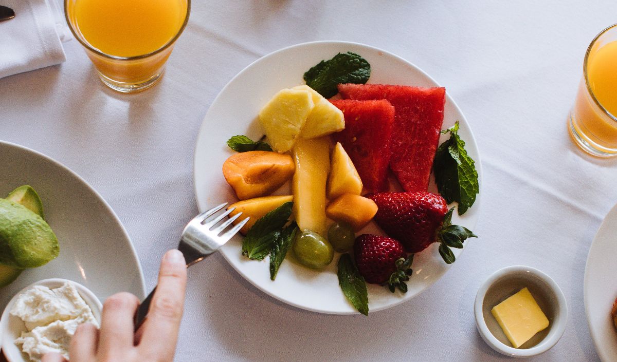 2. Konsumsi Makanan Sehat