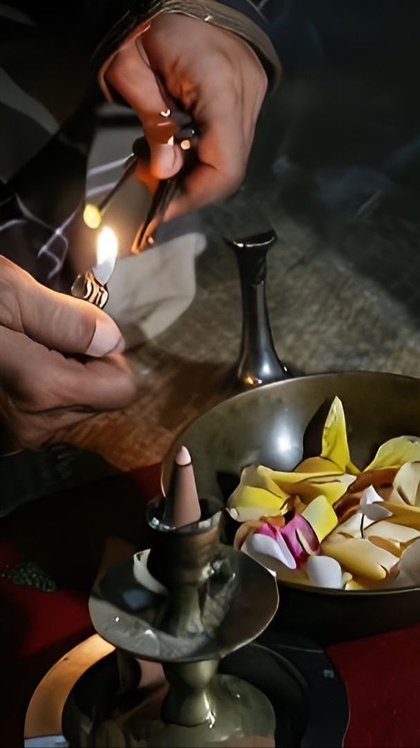 Sakit-sakitan setelah Pindah Rumah, Keluarga Ini Syok Temukan Tas di Bawah Lantai, Isinya Menyeramkan