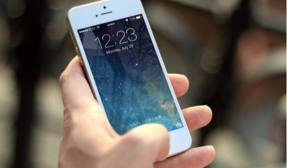 Larang Pakai iPhone