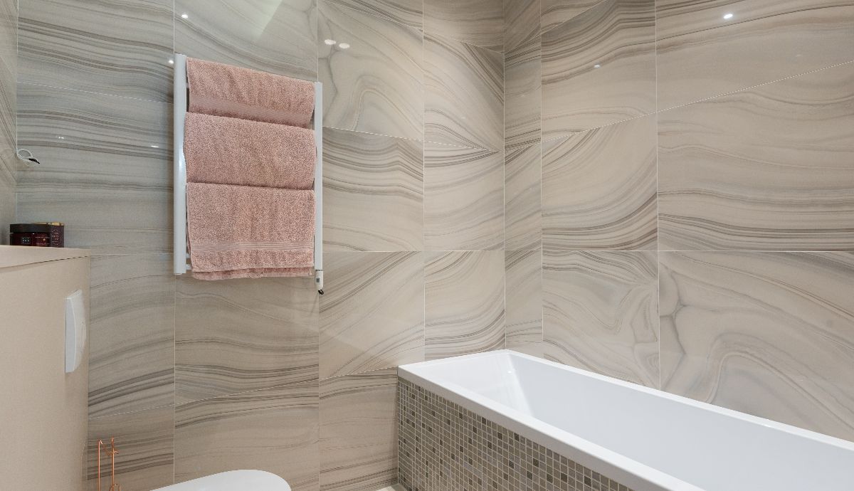 2.Pasang Towel Bar
