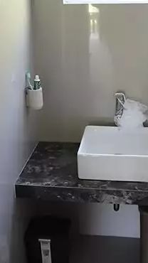 Ini adalah toilet area kering.