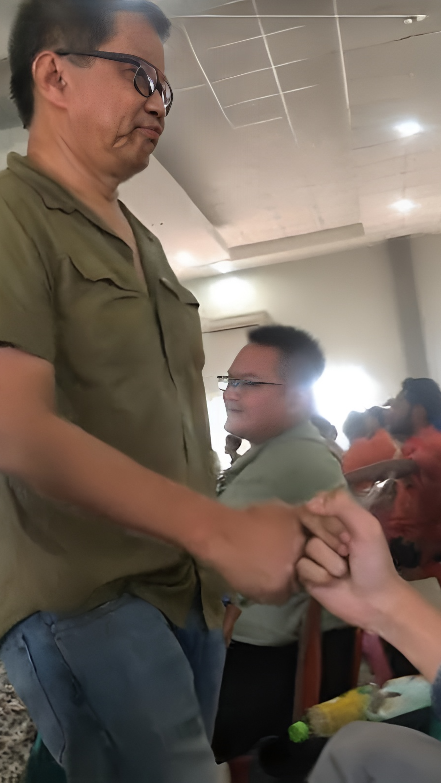 Momen Mahasiswa Tos dengan Rocky Gerung di Dalam Kelas, Emang Boleh Seakrab Itu?