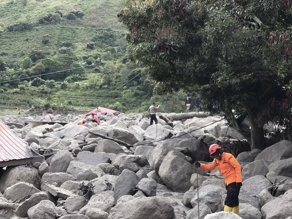 12 Orang Hilang Usai Banjir Bandang Dan Longsor Terjang Humbang ...