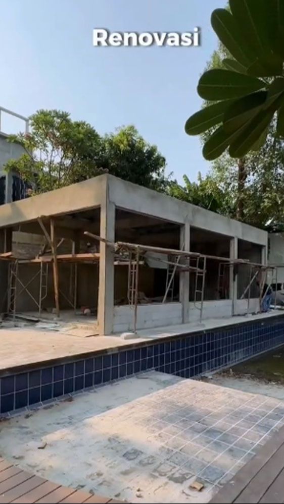 Banyak yang terpukau dengan desain rumah baru Tasyi. Sebagian menyebutnya mirip rumah Raffi Ahmad.
