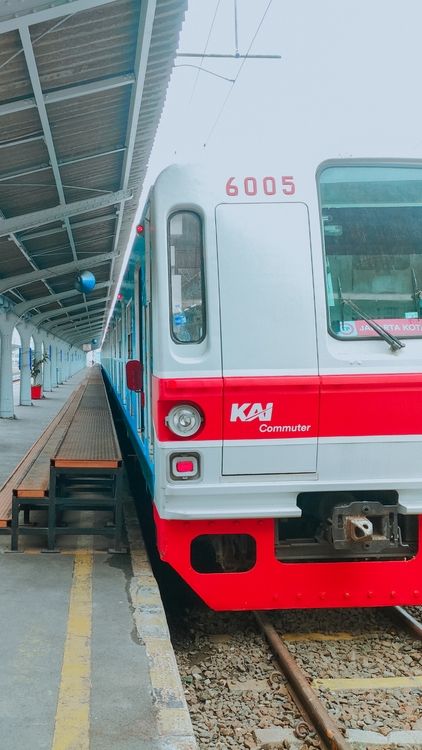 KRL Jabodatebek Tambah 24 Perjalanan di Malam Tahun Baru