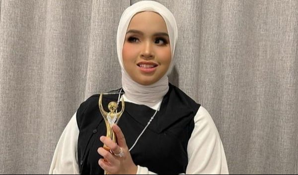 6.Putri Ariani