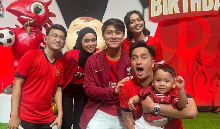 Gaya Artis di Ultah Levian billar