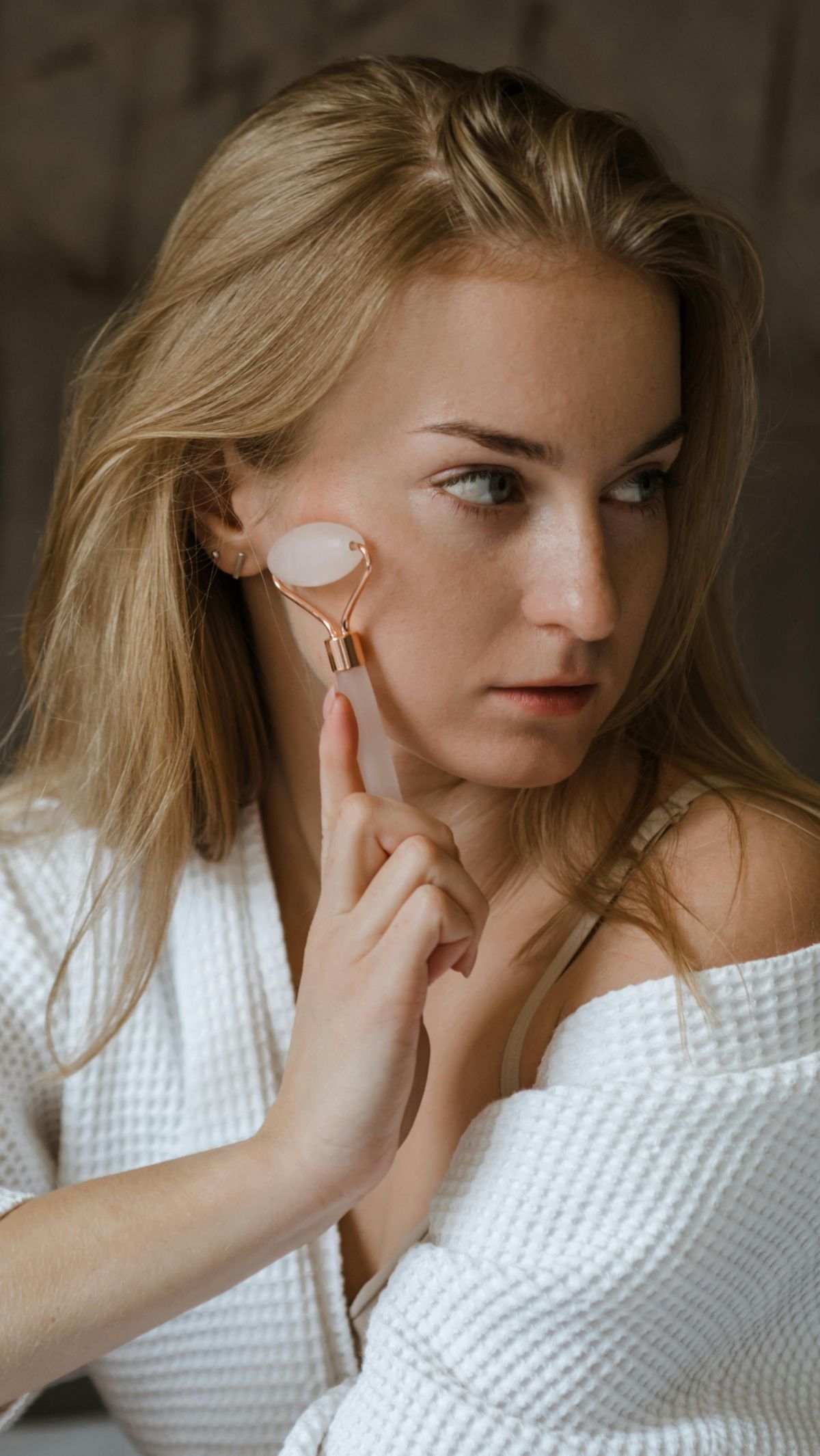 Face Roller, Senjata untuk Kulit Makin Kencang dan Samarkan Kerutan