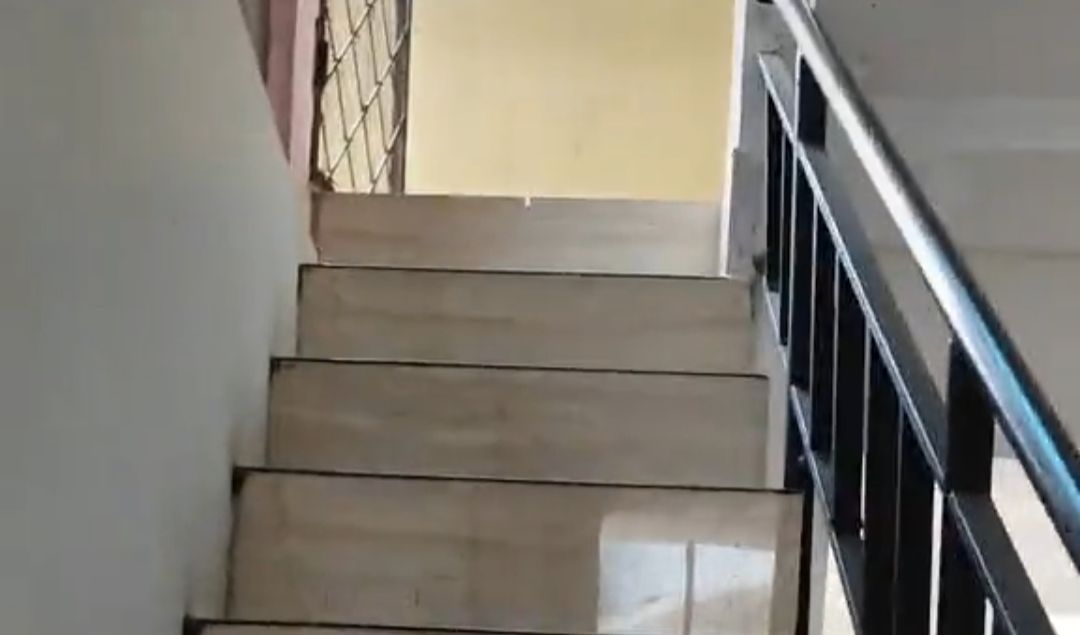 Tangga Pertama