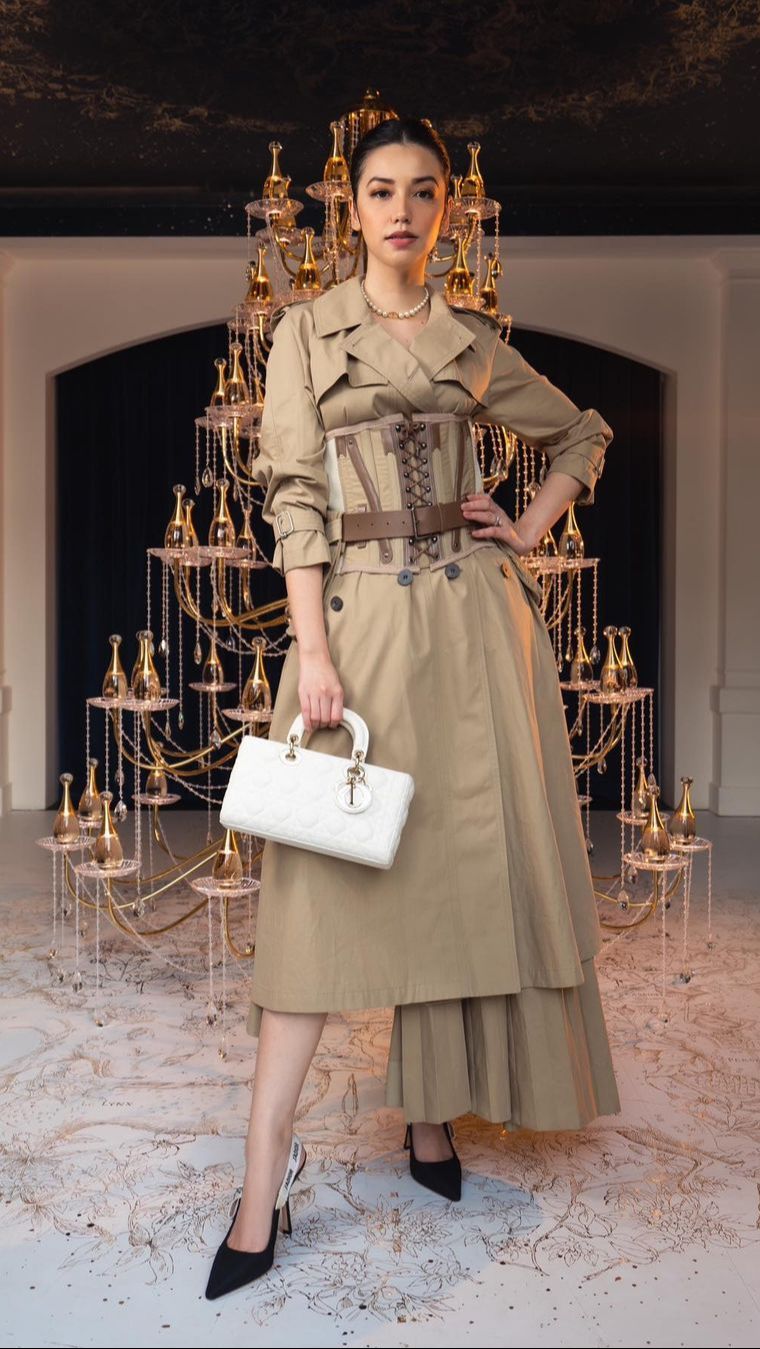 Deretan Outfit Berpola A-line Favorit Velove Vexia, Berikan Kesan Mewah