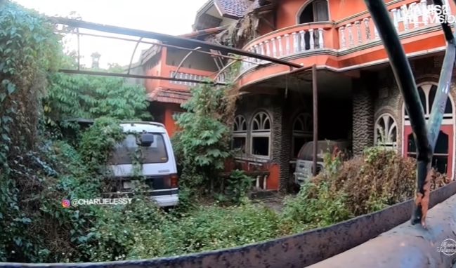 Rumah terbengkalai