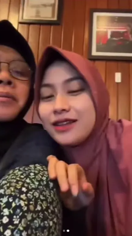 Momen Wanita Tak Sengaja Merekam Detik-Detik Ibu Meninggal Dunia di Pelukannya, Awalnya Sedang Bercanda