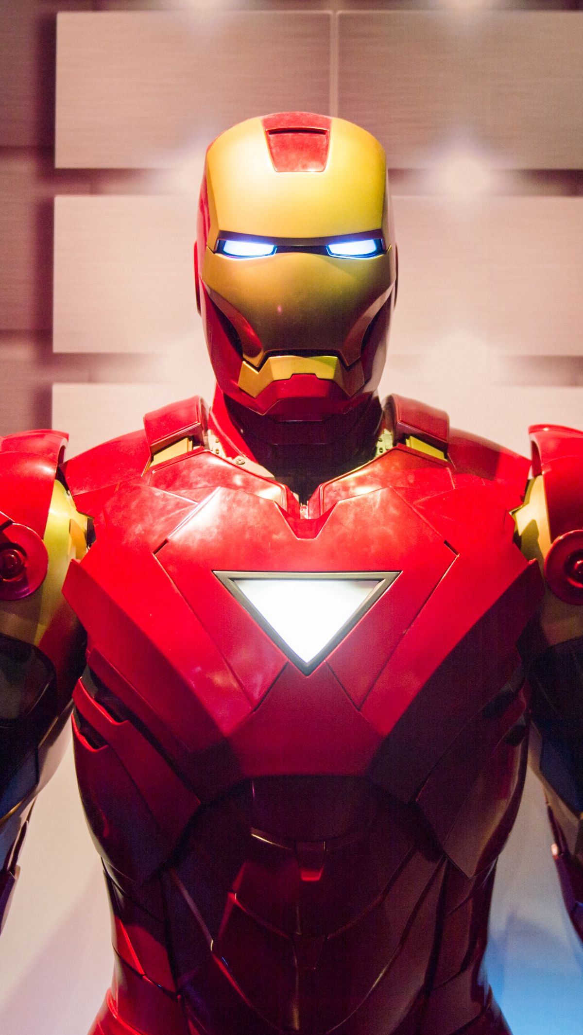 Apes! Pengunjung Tak Sengaja Jatuhkan Action Figur Iron Man di Toko Mainan, Harganya Ditaksir Rp33 Juta